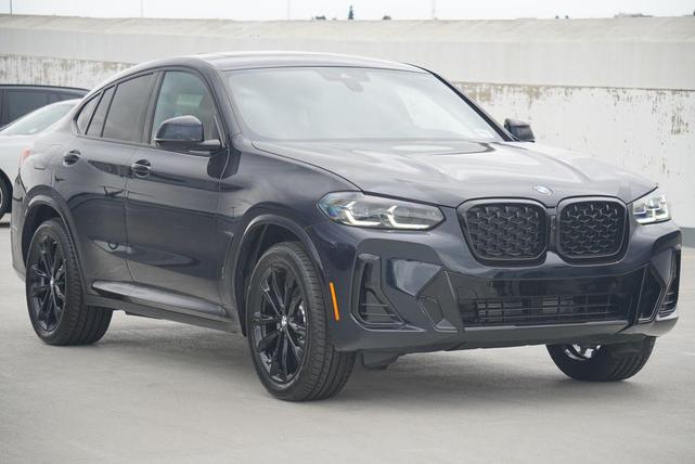 Photo of 2025 Carbon Black Metallic BMW X4