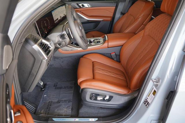 Photo of 2026 Brooklyn Grey Metallic BMW X7