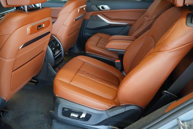 Photo of 2026 Brooklyn Grey Metallic BMW X7