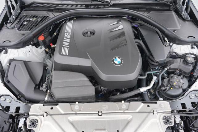 Photo of 2025 Mineral White Metallic BMW 330