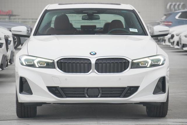 Photo of 2025 Mineral White Metallic BMW 330