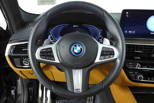 Photo of 2023 Dark Graphite Metallic BMW 530e