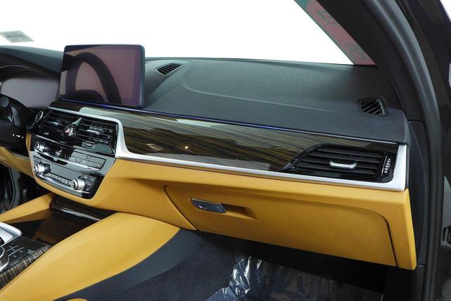 Photo of 2023 Dark Graphite Metallic BMW 530e