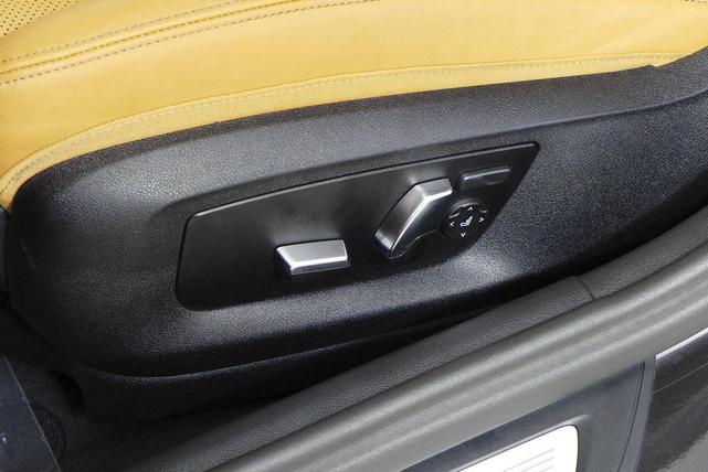Photo of 2023 Dark Graphite Metallic BMW 530e