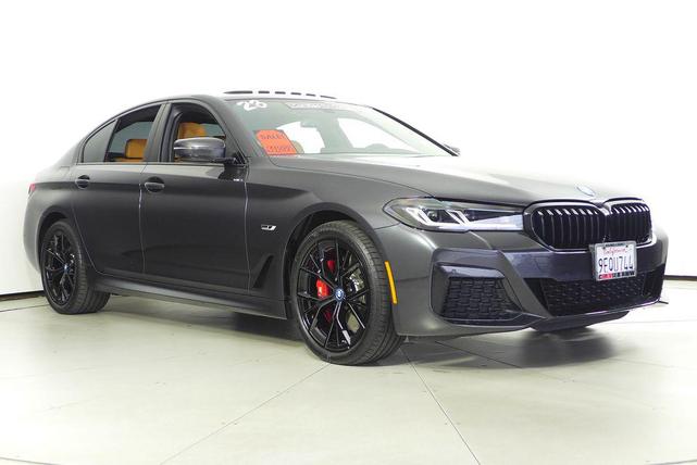 Photo of 2023 Dark Graphite Metallic BMW 530e