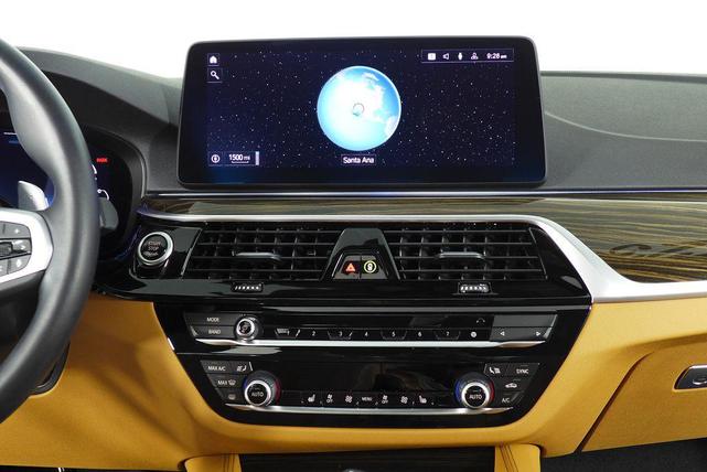 Photo of 2023 Dark Graphite Metallic BMW 530e