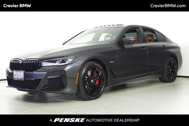 Photo of 2023 Dark Graphite Metallic BMW 530e