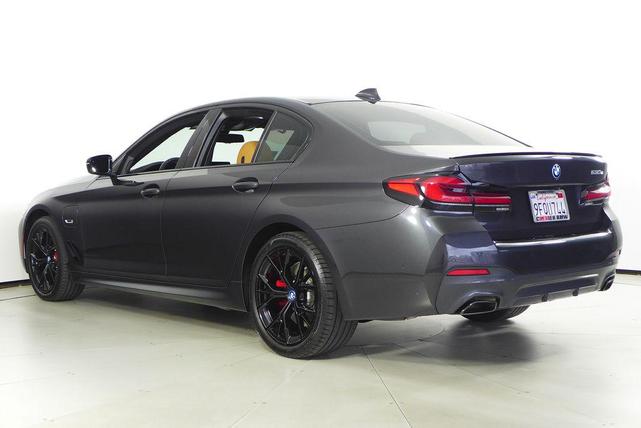 Photo of 2023 Dark Graphite Metallic BMW 530e
