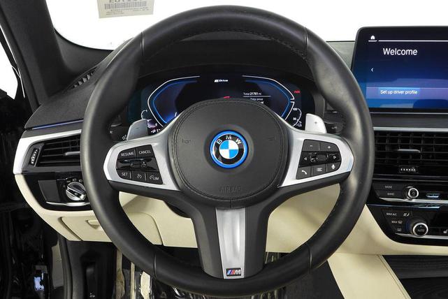 Photo of 2023 Black Sapphire Metallic BMW 530e