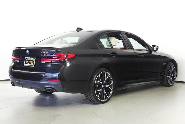 Photo of 2023 Black Sapphire Metallic BMW 530e