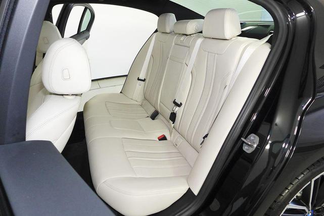 Photo of 2023 Black Sapphire Metallic BMW 530e