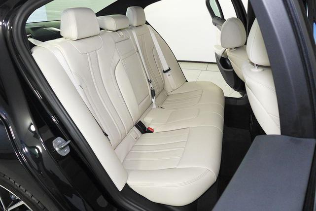 Photo of 2023 Black Sapphire Metallic BMW 530e