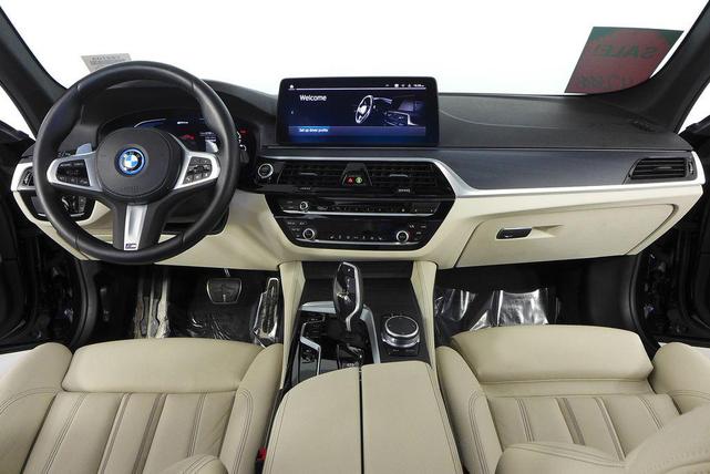 Photo of 2023 Black Sapphire Metallic BMW 530e