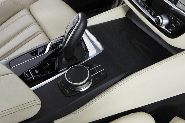 Photo of 2023 Black Sapphire Metallic BMW 530e