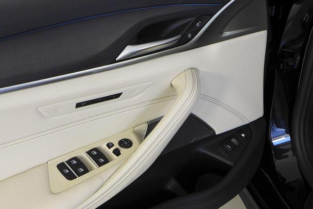 Photo of 2023 Black Sapphire Metallic BMW 530e