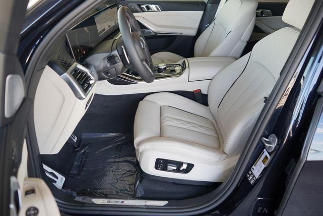 Photo of 2026 Carbon Black Metallic BMW X7