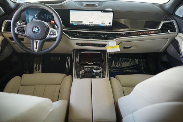Photo of 2026 Carbon Black Metallic BMW X7