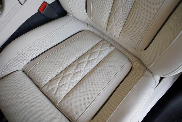 Photo of 2026 Carbon Black Metallic BMW X7
