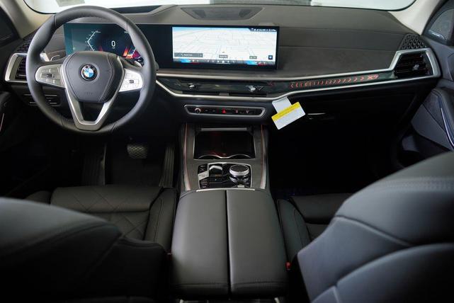 Photo of 2026 Black Sapphire Metallic BMW X7