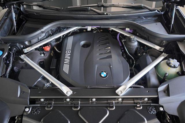 Photo of 2026 Black Sapphire Metallic BMW X7