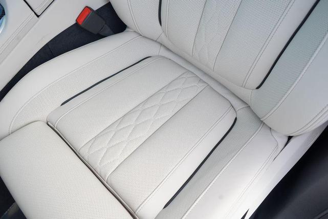 Photo of 2026 Skyscraper Grey Metallic BMW X7
