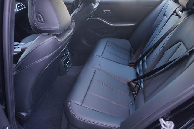 Photo of 2025 Black Sapphire Metallic BMW 330