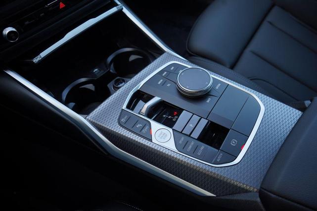 Photo of 2025 Black Sapphire Metallic BMW 330
