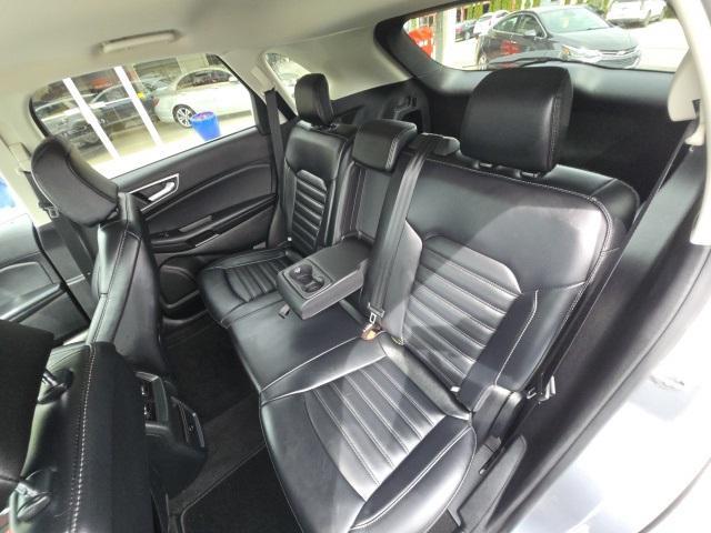 Photo of 2024 Silver Metallic Ford Edge