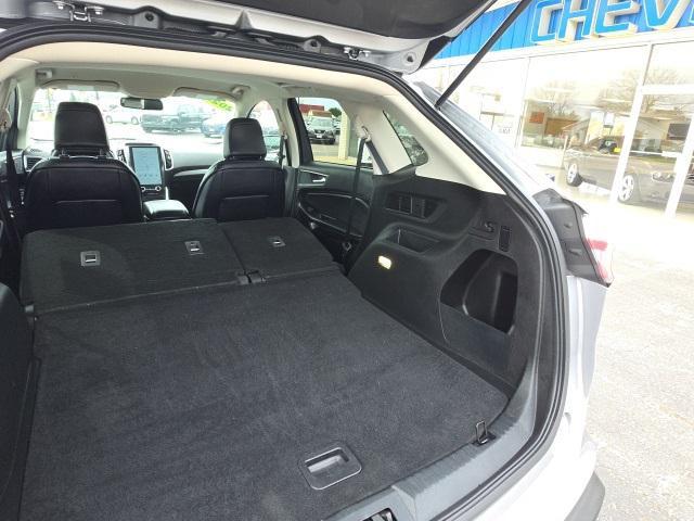Photo of 2024 Silver Metallic Ford Edge