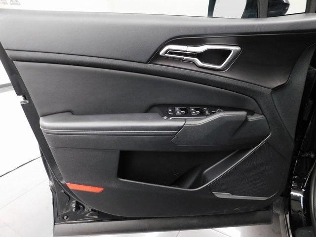 Photo of 2024 Ebony Black Kia Sportage