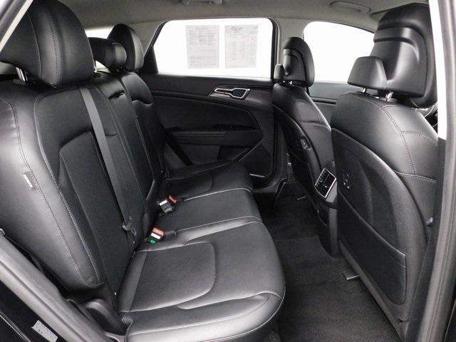 Photo of 2024 Ebony Black Kia Sportage