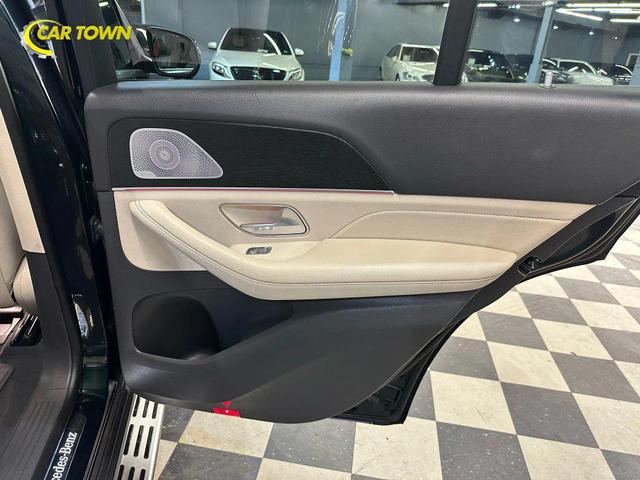 Photo of 2020 Emerald Green Metallic Mercedes-Benz GLE 350