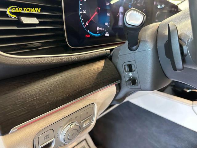 Photo of 2020 Emerald Green Metallic Mercedes-Benz GLE 350