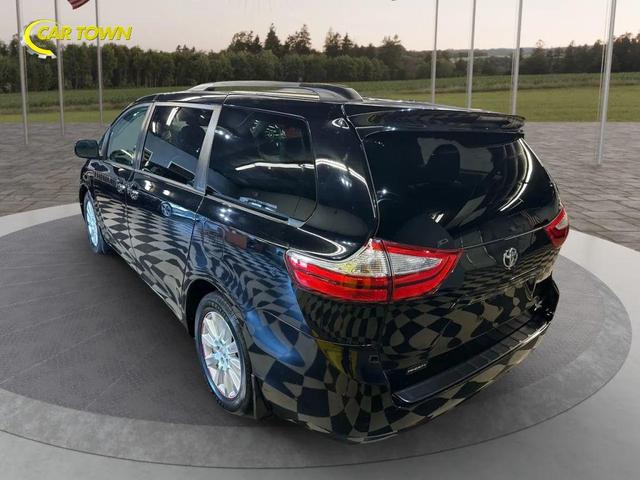 Photo of 2017 Midnight Black Metallic Toyota Sienna