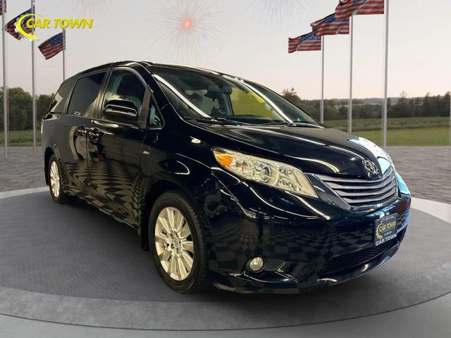 Photo of 2017 Midnight Black Metallic Toyota Sienna