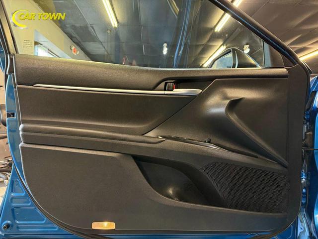 Photo of 2018 Blue Toyota Camry
