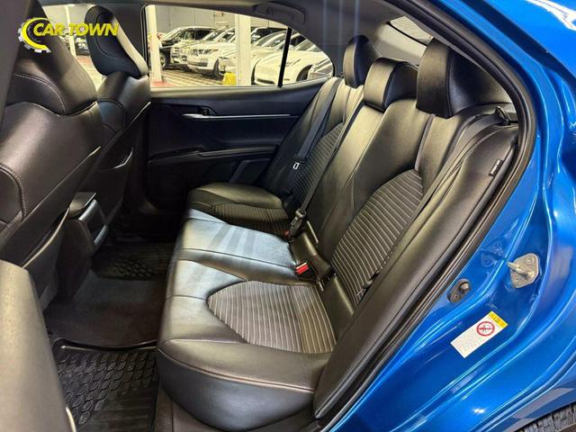 Photo of 2018 Blue Toyota Camry