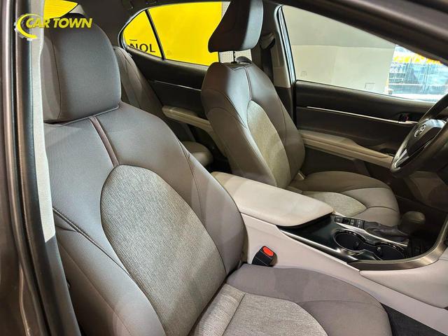 Photo of 2020 Predawn Gray Mica Toyota Camry