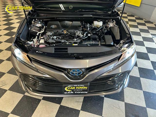 Photo of 2020 Predawn Gray Mica Toyota Camry