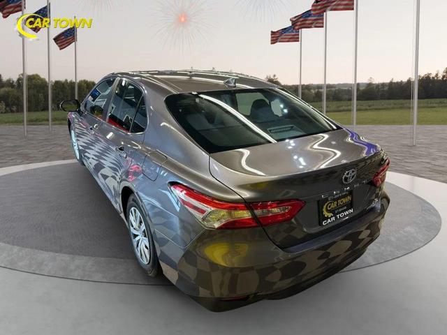 Photo of 2020 Predawn Gray Mica Toyota Camry