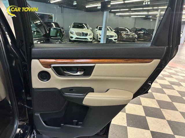 Photo of 2018 Crystal Black Pearl Honda CR-V