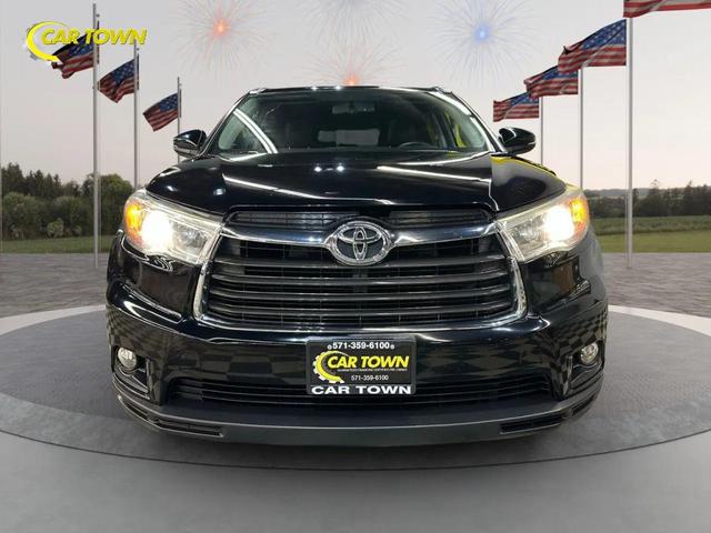Photo of 2015 Attitude Black Metallic Toyota Highlander
