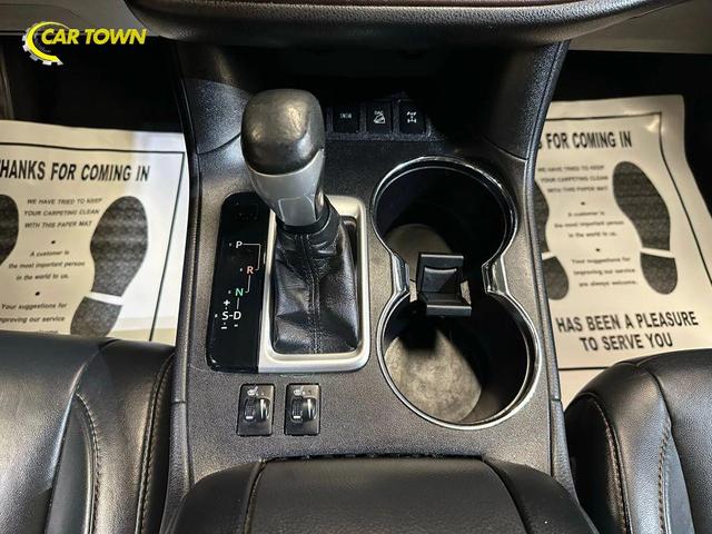 Photo of 2015 Attitude Black Metallic Toyota Highlander