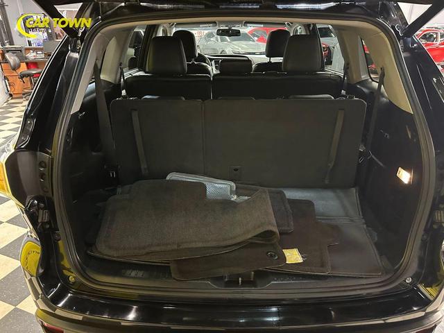 Photo of 2015 Attitude Black Metallic Toyota Highlander