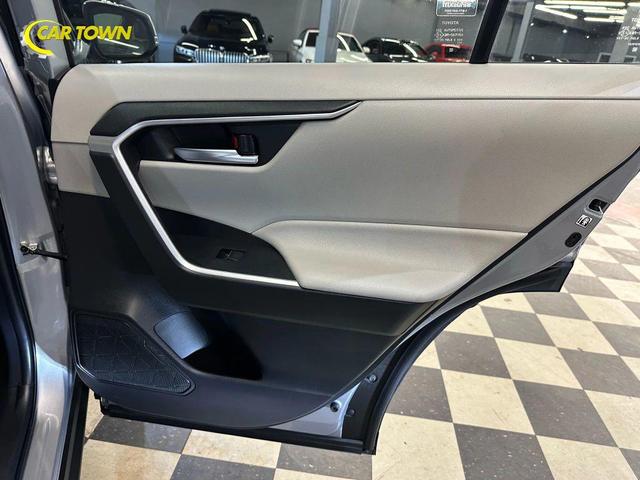 Photo of 2019 Gray Toyota RAV4