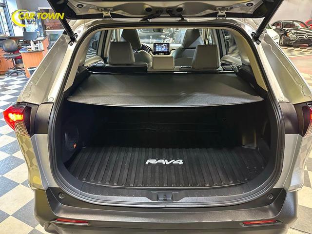 Photo of 2019 Gray Toyota RAV4