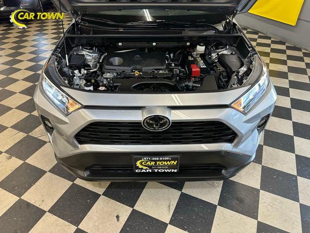 Photo of 2019 Gray Toyota RAV4