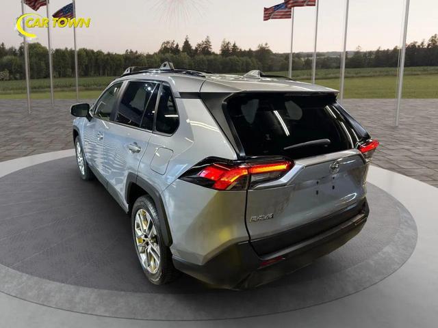 Photo of 2019 Gray Toyota RAV4