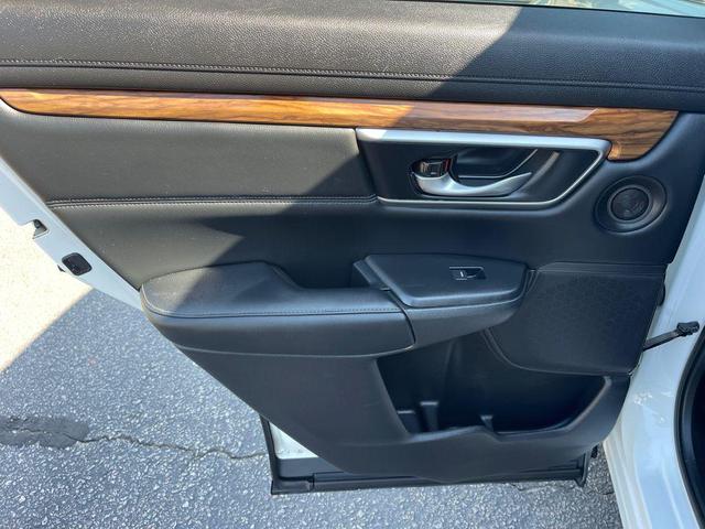 Photo of 2020 Platinum White Pearl Honda CR-V
