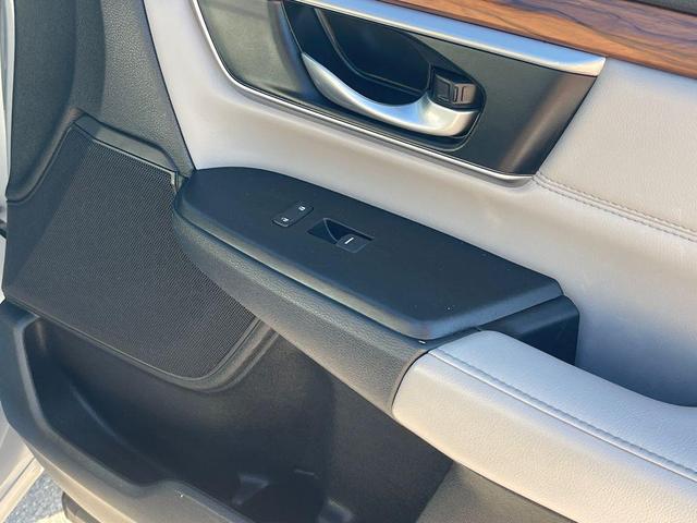 Photo of 2021 Silver Metallic Honda CR-V